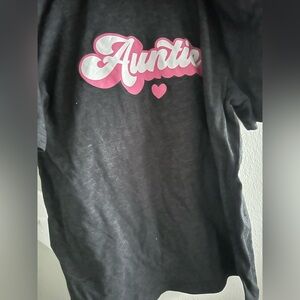 Auntie Graphic Women’s Shirt Black and Pink size M